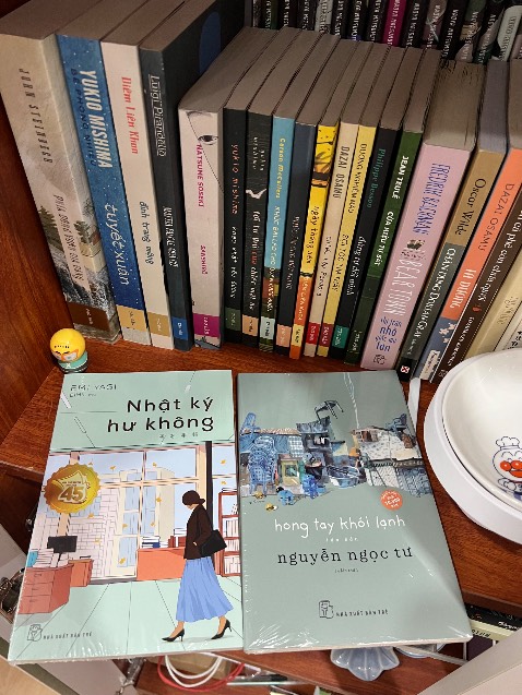 đóng gói chắc chắn sách mới mà đã sale 30% rất thích ạ mà hai cuốn mua lại trùng hợp được màu xanh rất mát mắt