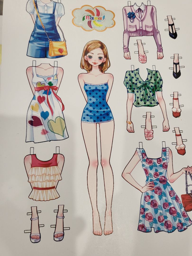 Hình đẹp nhưng k có đường cắt chờ, chỉ là hình in trên bìa. Phải tự cắt. Biết thế chẳng mua nữa