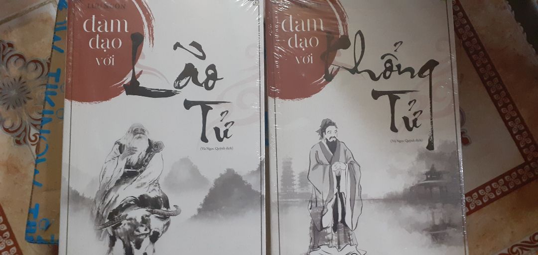 sách được bọc cẩn thận