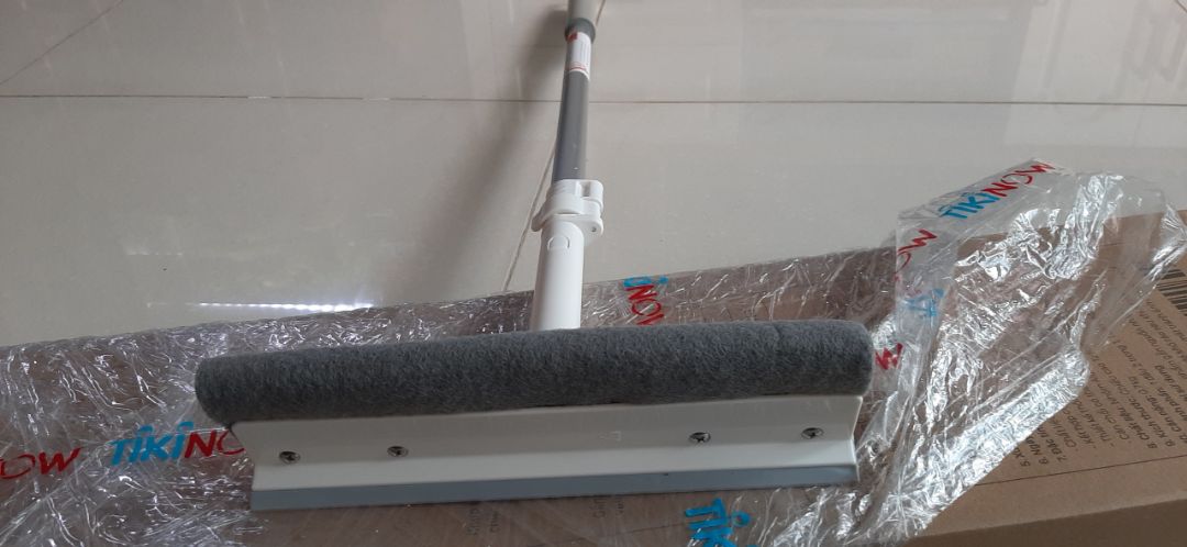 sản phẩm nhìn cứng cáp, cây dài ngắn linh động dễ cất giữ và lâu chùi những chỗ cao tầm với. Rất tin tưởng sản phẩm của Parroti, đã sử dụng nhiều loại sản phẩm.