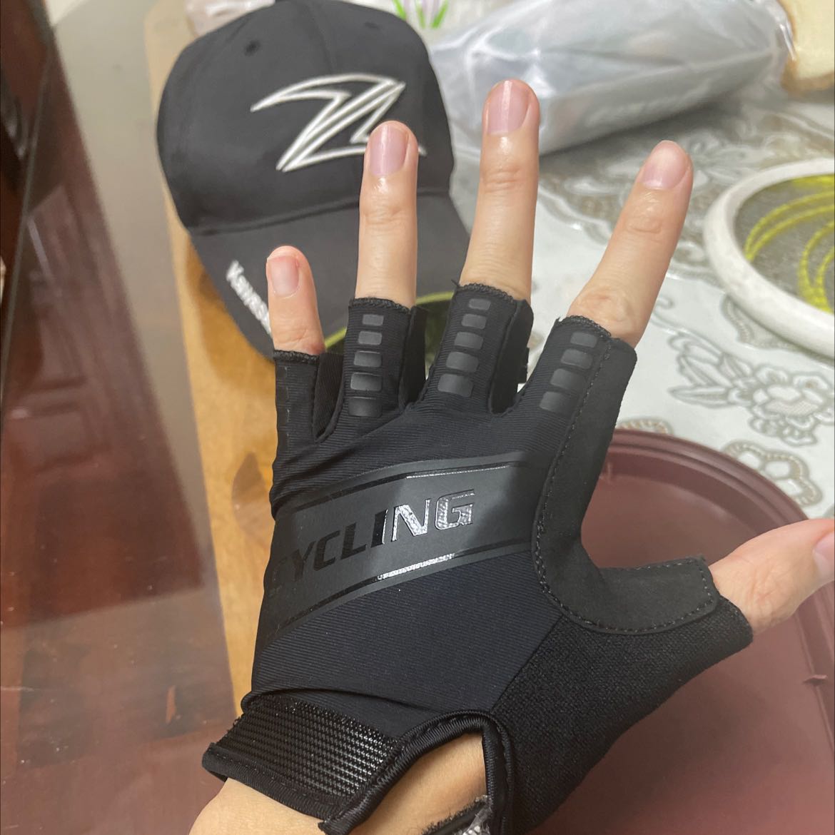 Găng rất đẹp, shop quá nhiệt tình. Sẽ ủng hộ dài Găng rất đẹp, shop quá nhiệt tình. Sẽ ủng hộ dài