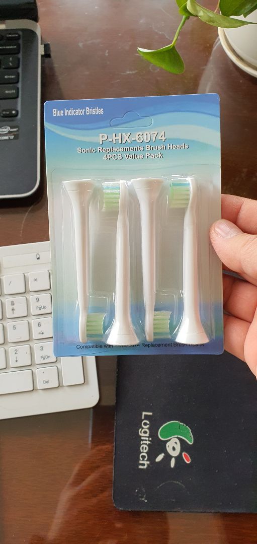 Bộ này gồm đầu Philips HX-3024. Hàng rất đẹp, chắc chắn, cước nhiều màu. Lắp đúng máy Philips. Giao hàng uy tín,  Hài lòng