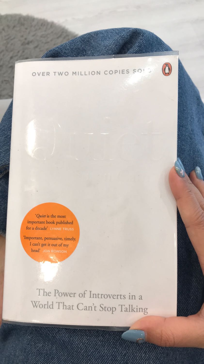 Sách đọc rất hay. Rất thích hợp cho các bạn trẻ đang lo lắng khi bị comment mình không đủ hướng ngoại, rằng mình hiền quá ^^. Qua cuốn sách này hy vọng các bạn hướng nội sẽ tự yêu quý bản thân mình hơn.
Tiki giao hàng nhanh và bọc bookcare rất đẹp. Mình rất hài lòng về lần mua này.