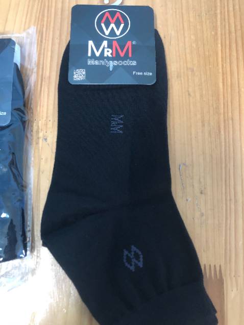 Đáng tiền, rất nên mua nhé !!!!! 
Giao nhanh, đúng màu , đủ. sản phẩm quá ưng ý,  bao bì tem mác đủ, thông tin địa chỉ rõ ràng, hàng made in vn.
Chất liệu 95 % cotton, mang thoải mái ko bị mùi hôi chân như nhiều loại vớ từng đi, có tem kháng khuẩn chất. cổ chun vớ co giãn tốt mang không bị tuột, vớ thêu thương hiệu basic nhưng mang rất sang trọng.
Giá 35k mua kèm combo chưa đến 25k /đôi, với mức chi trả này, thật sự rất hài lòng và chắc chắn sẽ còn mua tiếp trong tương lai. 5*