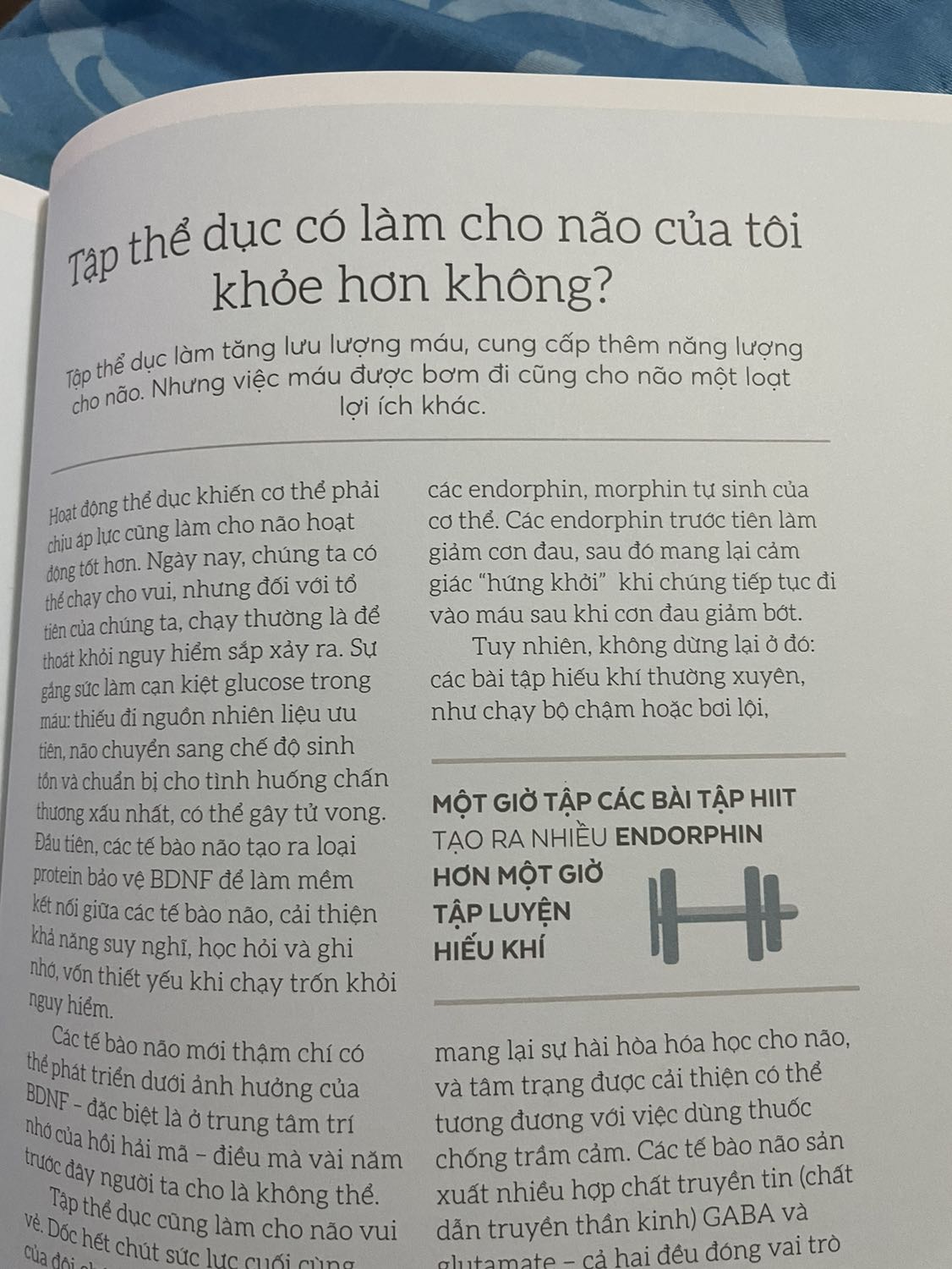 Chữ in không đậm nên khó đọc, giấy màu đẹp nên chữ nhạt so vs giấy màu