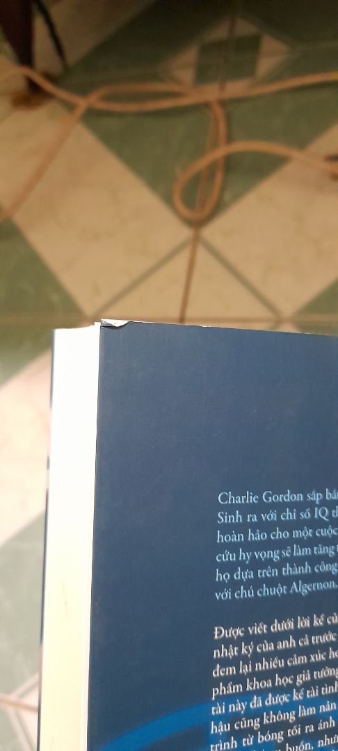 sách bị sần gáy, bẩn. bù lại tiki giao nhanh. nhưng với con người yêu sách như mạng là mình thì cũng xót lắm😢