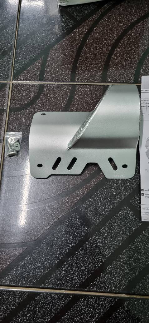 Hàng chính hãng ,chất lượng hoàn thiện rất tốt nhôm rất cứng cáp bảo vệ máy xe ko bị đất đá văng lên