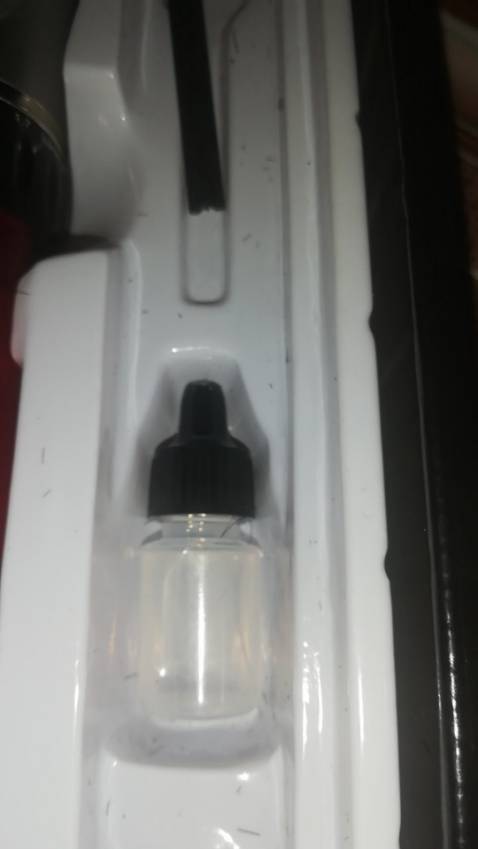 vừa nhận hàng cái là mang ra *** luôn, tông đơ cầm rất đằm tay, cái lưỡi dao cũng khá sắc nên cảm giác cắt đến đâu là sạch luôn đến đó, 3 tháng chưa cắt tóc nay cua 1 tí nhẹ hết cả cái đầu luôn. Sản phẩm tốt đáng 5 sao