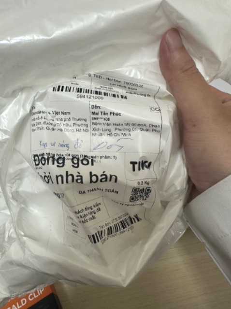 Đặt màu đỏ mà giao màu đen :(