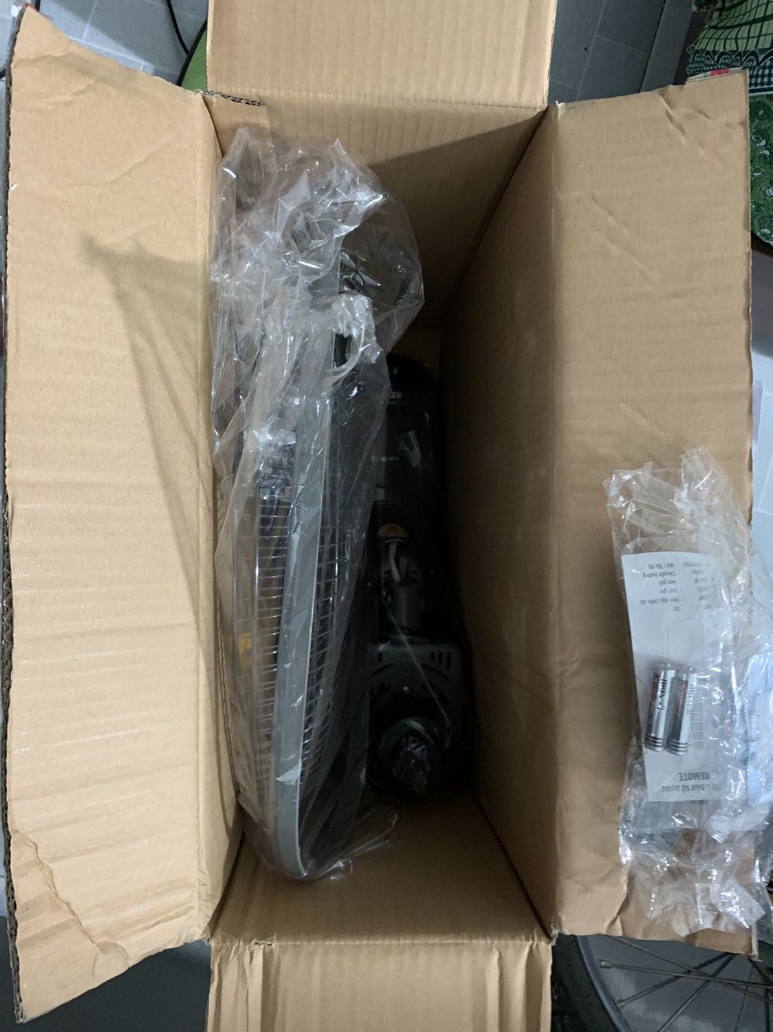 Quạt đúng chất lượng, chỉ là mỗi tội giao hàng có trễ hơn dự kiến đến 5 ngày, quạt chạy êm không ồn mấy. Mới đầu thì ok để dùng thêm thời gian nữa xem sao Quạt đúng chất lượng, chỉ là mỗi tội giao hàng có trễ hơn dự kiến đến 5 ngày, quạt chạy êm không ồn mấy. Mới đầu thì ok để dùng thêm thời gian nữa xem sao