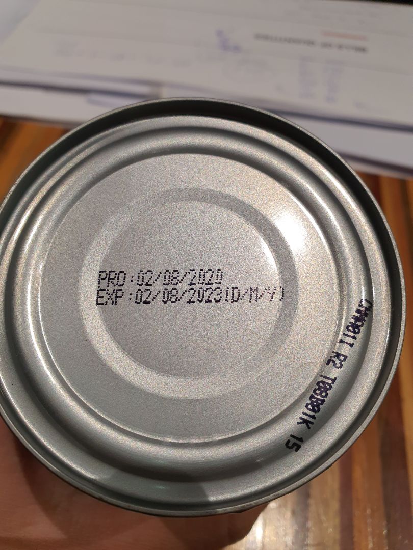 dù date còn xa nhưng hộp móp méo