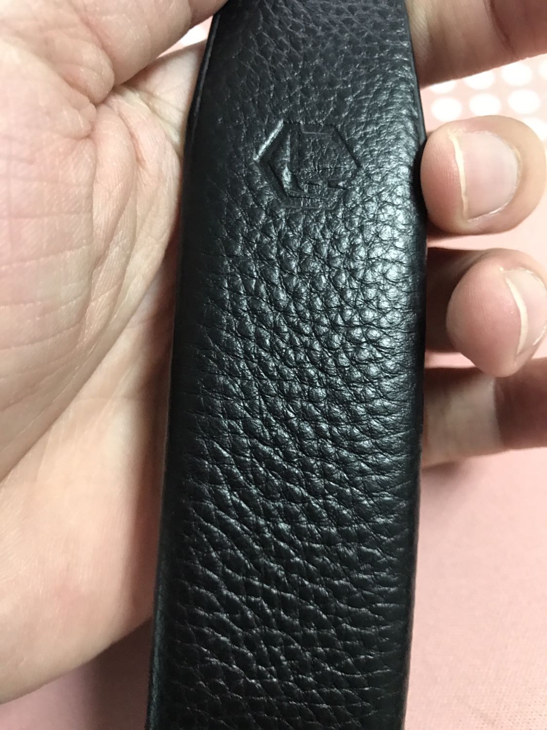 Hộp đẹp, dây mềm và mặt cũng đẹp.