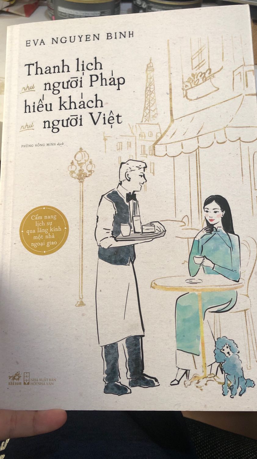 Sách đẹp, nội dung hay, bên trong dán bìa hơi xấu một chút nhưng như vậy cũng hợp với giá tiền rồi