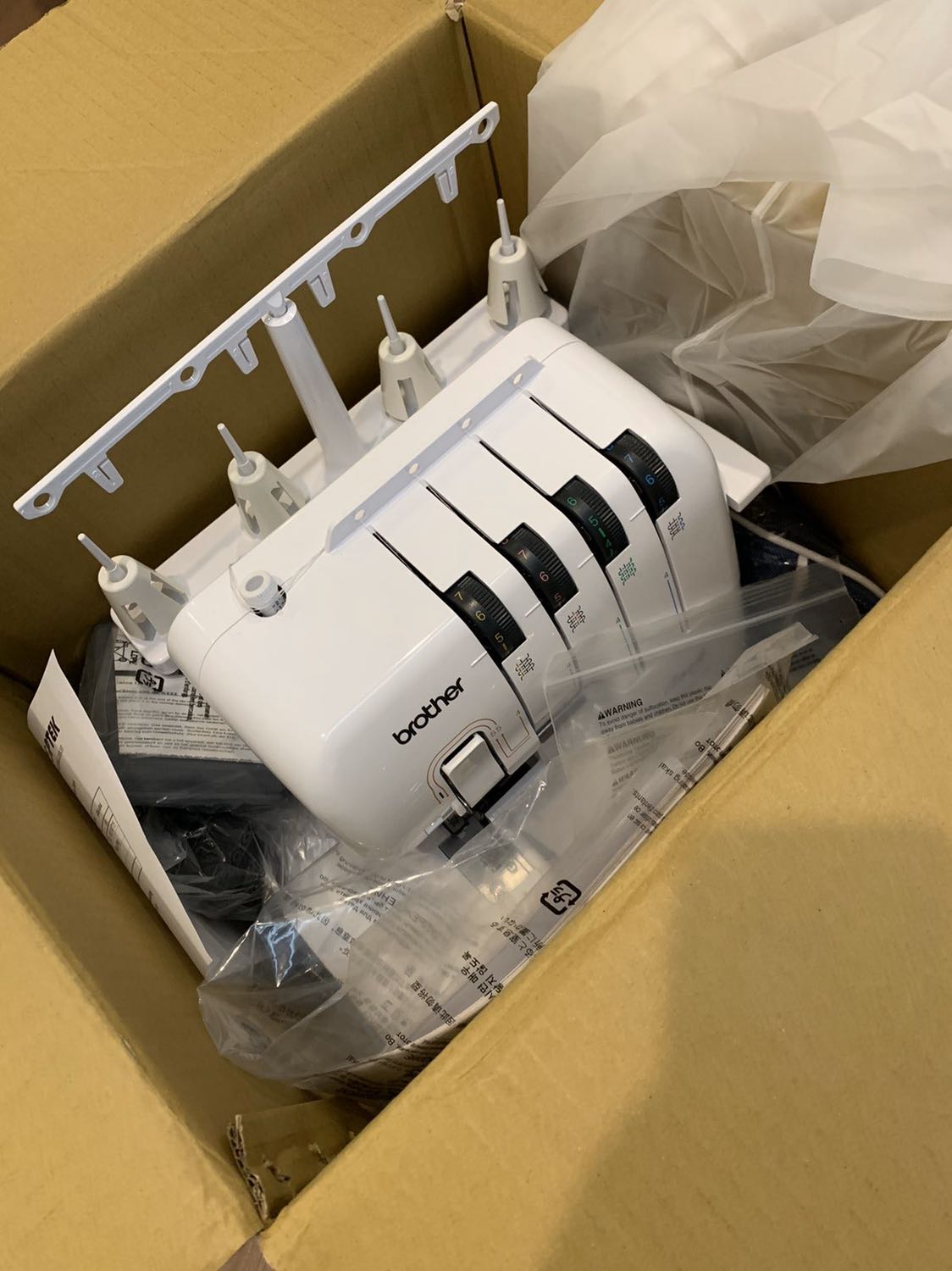 Mua máy mới 100% nhưng khi nhận chỉ có hộp của tiki, không có hộp xốp chính hãng. Nghỉ ngờ máy đã qua sử dụng