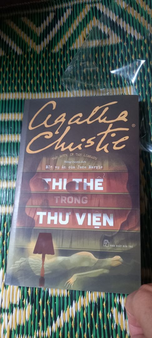 nhận đc hàng đúng hẹn, sách như mô tả. đã đọc xong, nội dung ok, giải trí