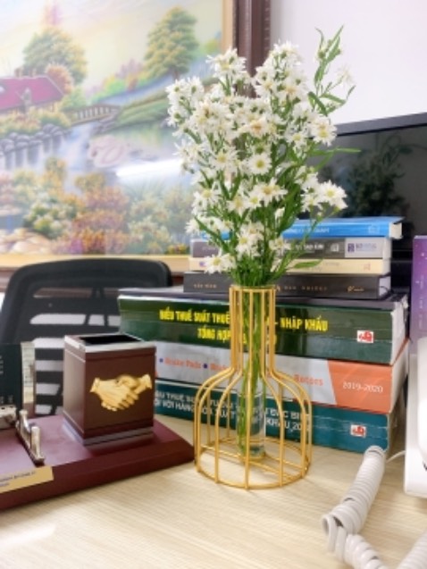 Bình đẹp lắm, rất phù hợp cho những bạn vp yêu thích cắm hoa Bình đẹp lắm, rất phù hợp cho những bạn vp yêu thích cắm hoa