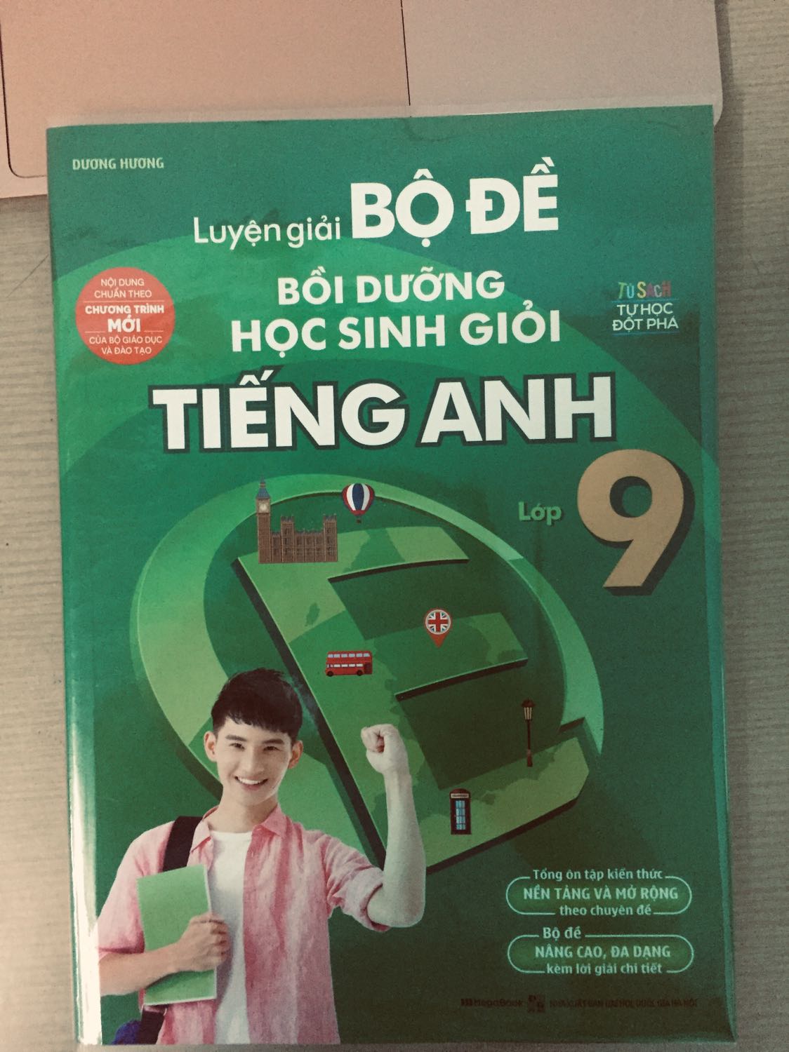 Sách hay lắm mấy bạn ơi!!
Sách là bồi dưỡng hs giỏi, nên *** như mình hơi khó học 1 tí!!