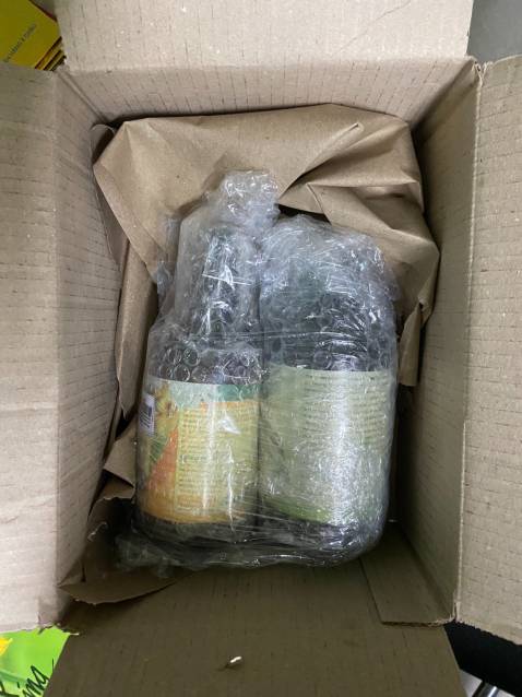 Chiều nay tôi có nhận thùng hàng chỉ có 2 chai dầu, thay vì 3 chai. Không nhận được chai dầu Hà Thủ Ô 249.000. Nhờ Tiki xem lại gấp