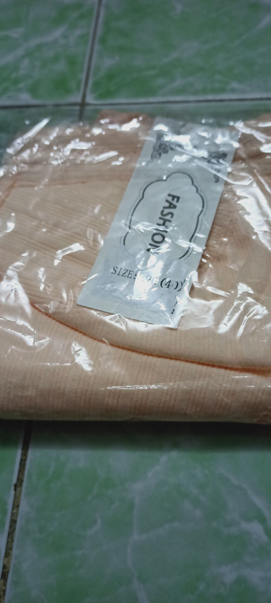 áo giống hình shop đăng rất đẹp nhưng là chất liệu thun co giãn ngực to mặt không đứng ngực hơi bè ra 2 bên ,thích hợp cho các cô lớn tuổi tầm 60 đổ lên mặt rất thoải mái áo giống hình shop đăng rất đẹp nhưng là chất liệu thun co giãn ngực to mặt không đứng ngực hơi bè ra 2 bên ,thích hợp cho các cô lớn tuổi tầm 60 đổ lên mặt rất thoải mái