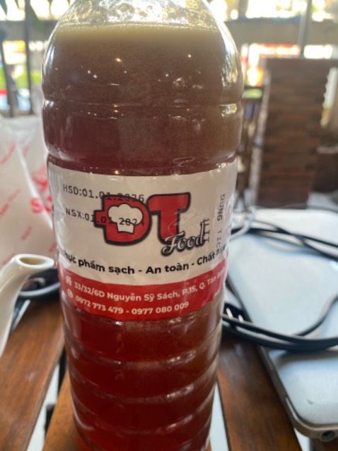 Không biết có thật là mật ông hok ? Nhãn mác không ghi gì hết chắc là không chịu trách nhiệm sản phẩm này?