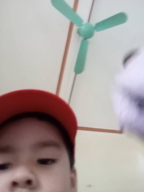 Sách giao khá nhanh,bìa ngoài rát okela nha còn nội dungvanax chưa hịc nên ko biết tuy nhiên xem qua thì thấy nd trình bày đẹp mắt,dễ hieur và có nhiều dạng bài tập.Nên mua ạ