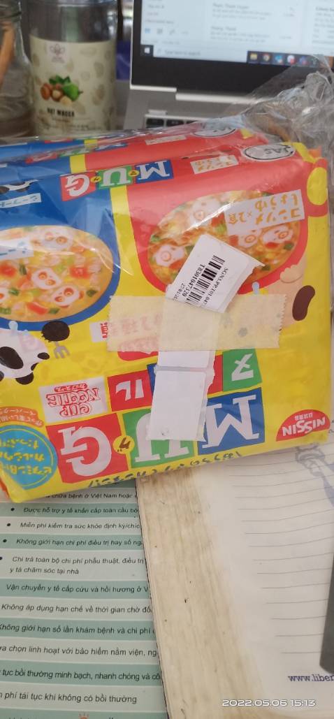 Mì này bé nhà mình mê lắm. giá hơi mắc xíu, mà này là được giảm rồi đấy. Date tháng 9 hết hơi gần hết date nên chắc mới giảm giá