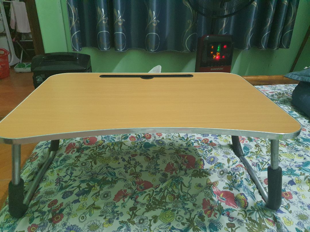 mình nhận được bàn rồi thì mình hài lòng về chất lượng sản phẩm tuy nhiên có một số chỗ Chắc là do vận chuyển nên bị móp và bị méo. Nhưng cũng tạm chấp nhận được với giá tiền như thế này. Nói chung là bàn chắc chắn.