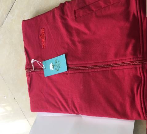 Mình sẽ mua thêm 1 áo nữa để 2 mẹ con mặc giống nhau, Áo có nón rộng đội rất thích, đường chỉ may khéo, vải mềm.