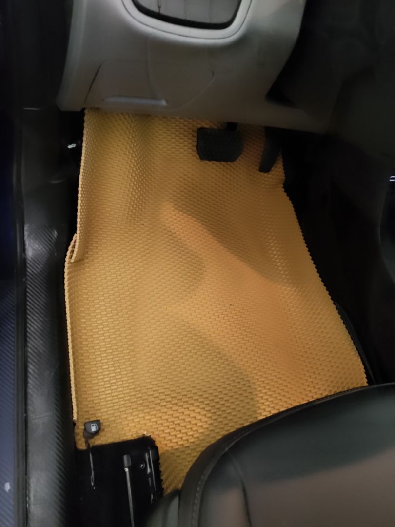 thảm dày dặn. ok