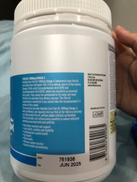 Thấy trên website để hộ kinh doanh cá nhân nhưng mua 2 sản phẩm để tên 2 cty chịu trách nhiệm NK & phân phối khác nhau? Lọ calcium này cty phân phối nhập là Cty DV Giao nhận Việt Phát? Còn lọ Omega3 Healthy Care là Cty XNK QT AMC. 
Chưa kể cùng 1 sp thì có tới 2, 3 mức giá khác nhau. Inbox hỏi ts lại có lum la giá như vậy thì trả lời mập mờ k rõ.
Mua thì mua chứ sợ *** sợ hàng trộn quá chừng.