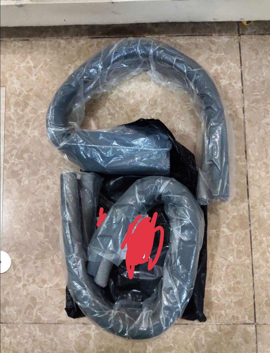 Chất lượng nhìn không như hình ảnh quảng cáo, nhưng giá rẻ nên chắc chỉ được vậy, nhưng với giá gần 20k vẫn kỳ vọng tốt hơn. Đóng gói chưa tốt khiến sản phẩm gấp cong queo.