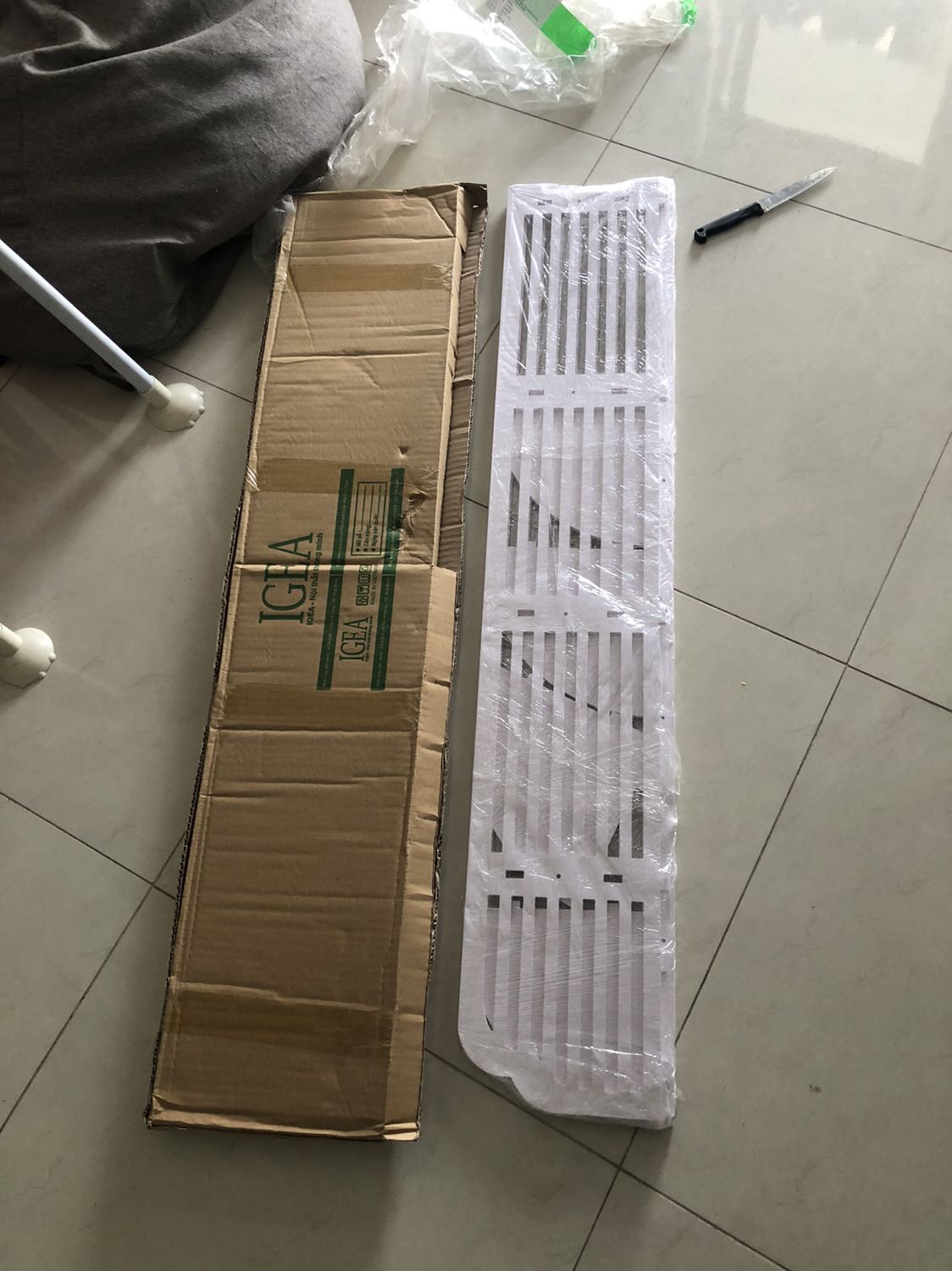 Mua sản phẩm cái kệ tivi.giao 2 lần đều không đúng sản phẩm.rất mất thời gian của 2 bên.nhắn tin với shop thì không phản hồi.Đề nghị Tiki xem xét những trường hợp mất lòng tin như này.Như này khác gì treo đầu dê bán thịt chó.Rất bực mình và không hài lòng! Mua sản phẩm cái kệ tivi.giao 2 lần đều không đúng sản phẩm.rất mất thời gian của 2 bên.nhắn tin với shop thì không phản hồi.Đề nghị Tiki xem xét những trường hợp mất lòng tin như này.Như này khác gì treo đầu dê bán thịt chó.Rất bực mình và không hài lòng!