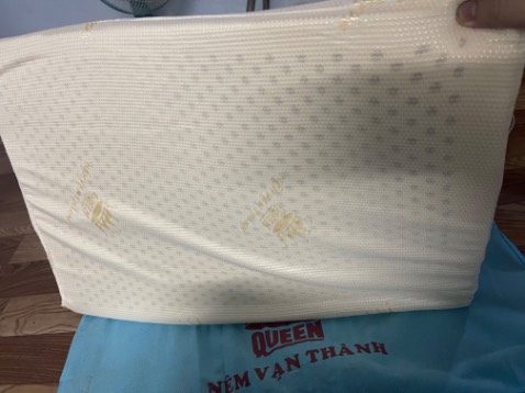 Gối êm, giao hàng nhanh, giá cả phải chăng