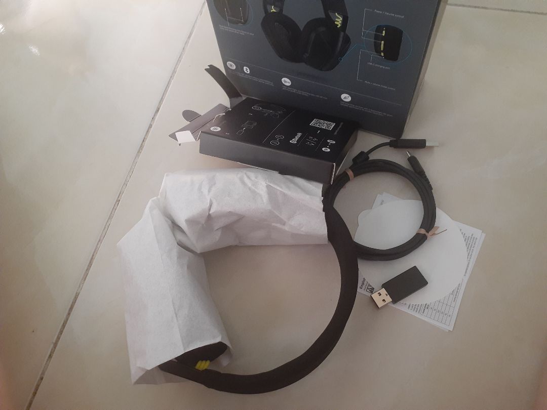 Tai nghe nhìn xịn cực, màu đẹp đúng vs ảnh, mới sài thử thì thấy chất lượng OK, k biết lâu dài ntn nhưng hiện tại thì mình thấy ổn áp. Chỉ mới dùng thử kết nối = usb chứ kết nối còn lại k biết dùng sao.