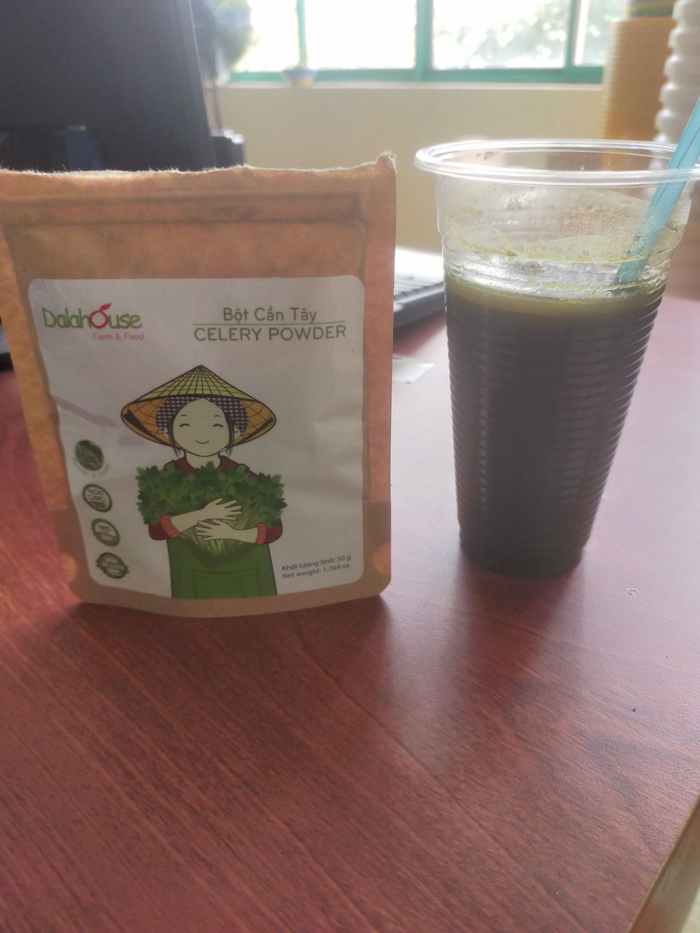 giao hàng nhanh, uống có mùi như thuốc tán, đối với mình hơi khó uống. bỏ đường, mật ong vào thì dễ uống hơn 1 ít. Hy vọng giảm được cân, hihi