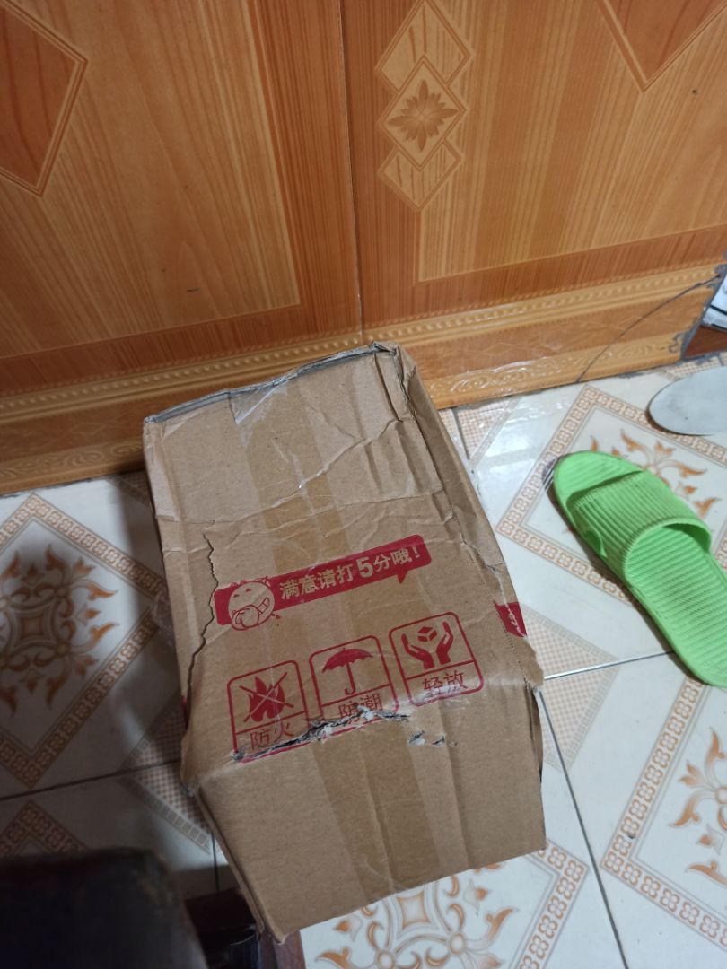 giấy dùng cũng được, gói giấy nhìn chắc chắn, ko ọp ẹp như trước mua ở shop khác