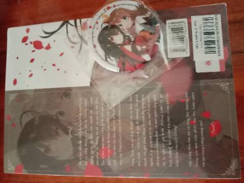 Bìa rất rất đẹp, rất bắt mắt, màu đẹp... Nói chung là rất hài lòng
Giao hàng nhanh nữa, mới đặt hôn trước hôm sau giao liền