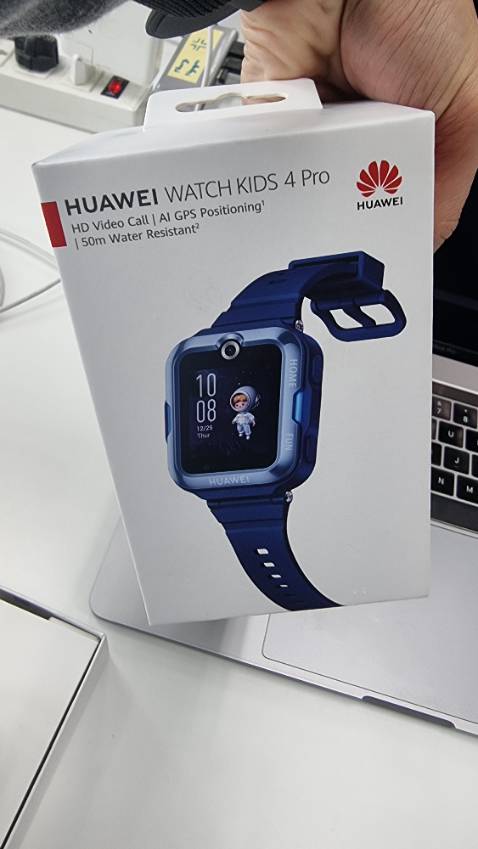 Hàng đẹp, chất lượng. Cài đặt dễ dàng. Pin xài ổn, tầm 2 ngày.