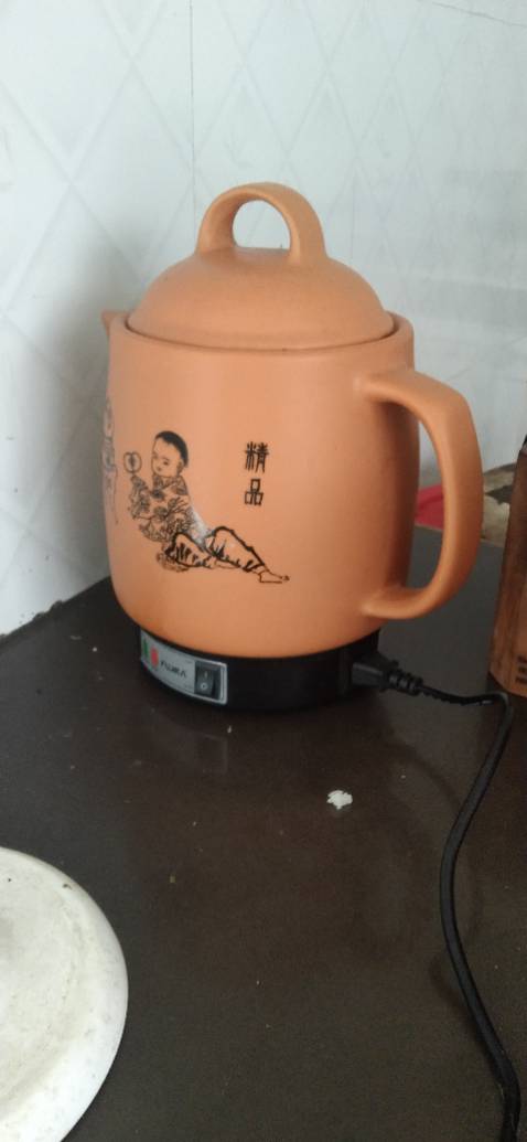 Mọi người nên mua nha ấm này chất lượng đó, ấm to, dây điện dày không lo cháy ấm, mà giá cũng rẻ nữa. Cho shop 5 sao ủng hộ.