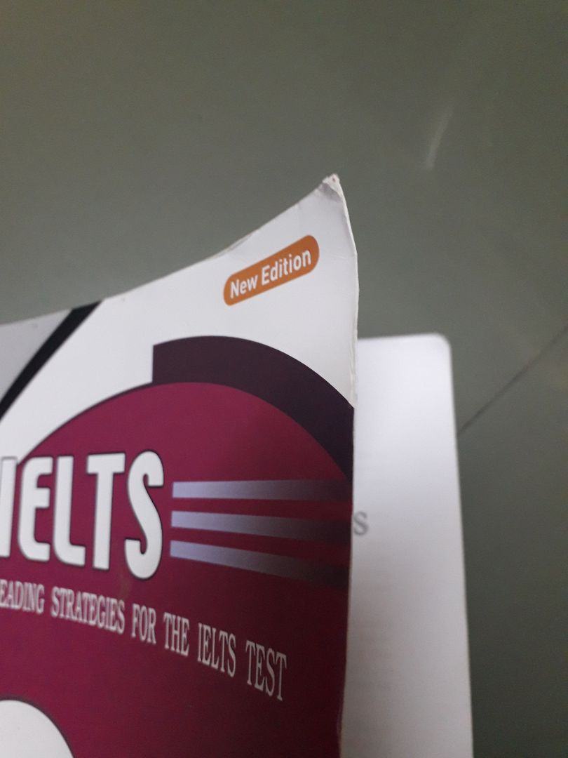 Tiki giao hàng rất nhanh nhưng sách lại bị lỗi quăn góc, nhăn bìa và nhìn có vẻ không mới lắm. Vì mình đi xa trong thời gian hàng về nên không đổi trả đc :(((