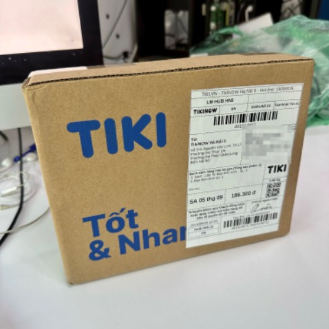 Tiki đóng gói cẩn thận, sách dạo này mua ít voucher giảm giá quá 😭