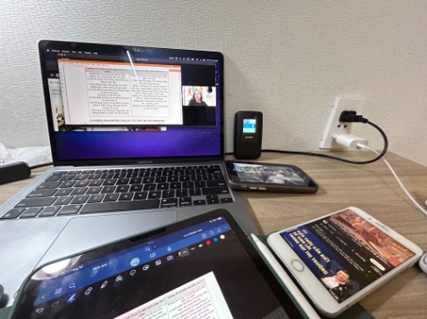 Xài quá êm, xài hơn 2h vẫn không nóng nhiều, pin trâu, dùng kết hợp với Sim Itel nữa thì quá ngon. Kết nối đc tận 16 thiết bị.