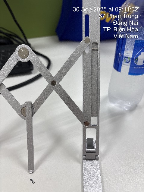 Mình nhận được hàng hôm qua
Mua 2 cái tặng bạn 1 cái
Sau đó đang đặt mua 2 cái cho vợ và con
Nhưng hôm nay mới mở ra bị gãy đồ chống bên phải.
Nhờ hướng dẫn cách đổi giúp mình hoặc gởi kèm vào 2 cái mình đang đặt.
Xin cảm ơn.