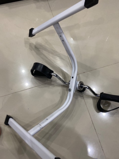 Cái xe đạp có 6 con ốc vít thì thiếu 5. Duy nhất có 1 con. Bán hàng loại này thì chỉ có C hó nó mới mua lần 2 Cái xe đạp có 6 con ốc vít thì thiếu 5. Duy nhất có 1 con. Bán hàng loại này thì chỉ có C hó nó mới mua lần 2