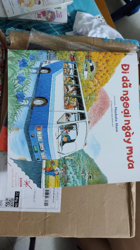 Giấy dày đẹp,hình vẽ màu sắc bắt mắt,phù hợp với trẻ em,hy vọng bé nhà mình sẽ thích,giao hàng siêu nhanh,hoàn toàn hài lòng khi mua sách của Tiki