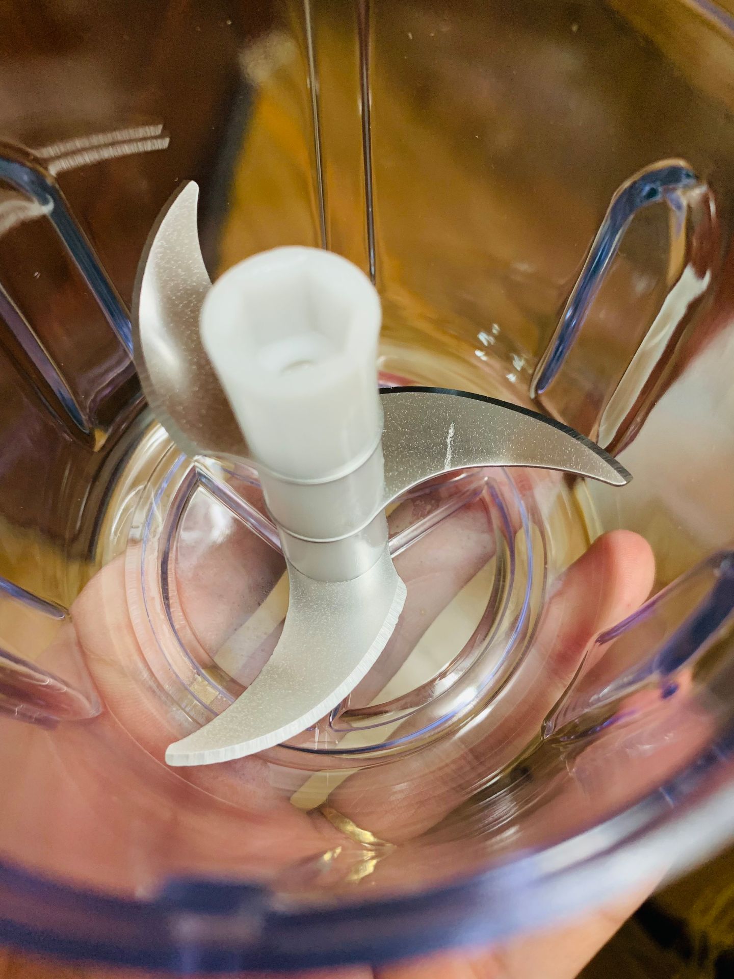 Sản phẩm đúng mô tả. Mua về có sẵn pin trong máy nên *** thấy ok. Có 3 chế độ quay phù hợp với từng loại thực phẩm. Cảm ơn shop. Các mẹ nên mua nhé.