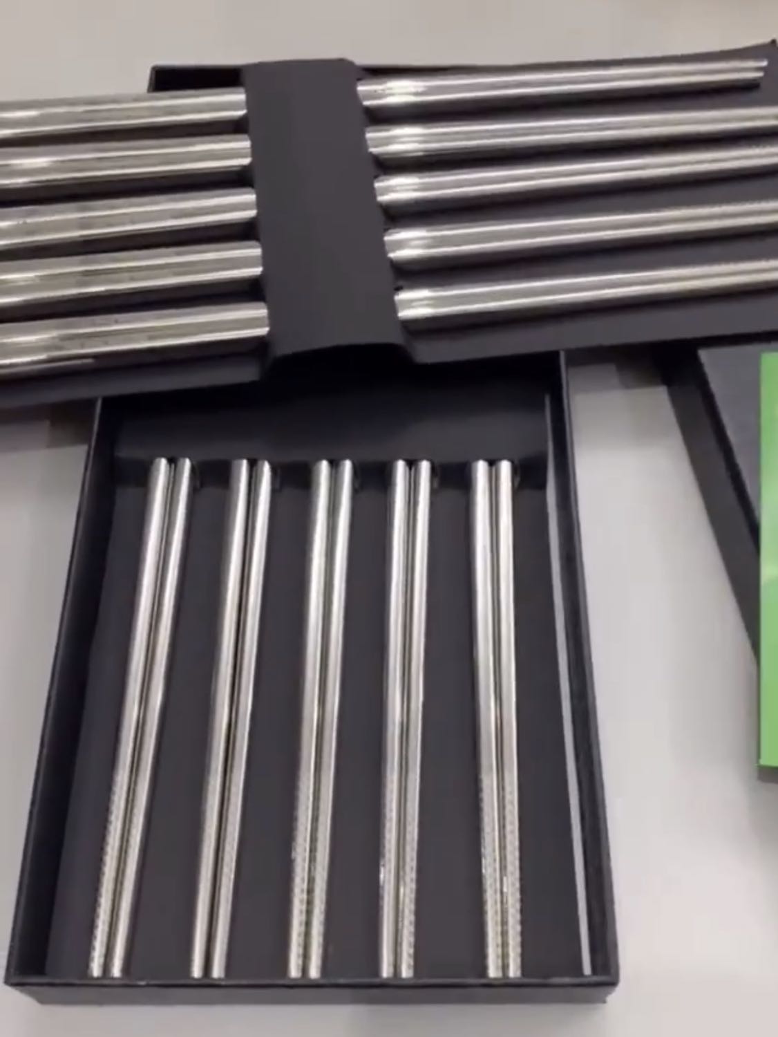 Đũa inox 304 hoa văn đẹp, cầm chắc tay