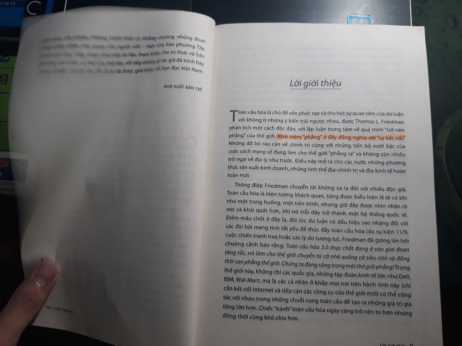 Sách hơi khó hiểu, cần phải suy ngẫm , nói chung dành cho dân kinh tế, sách hay, dẫn chứng, giải thích dễ hiểu, tất cả nội dung thế kỉ 21 này chỉ tóm gọn trong quyển sách .
- Không thích bìa  mìm cho lắm, hi vọng sẽ có bìa cứng trong lần tái bản sau, cuốn the world flat này rất quan trọng.