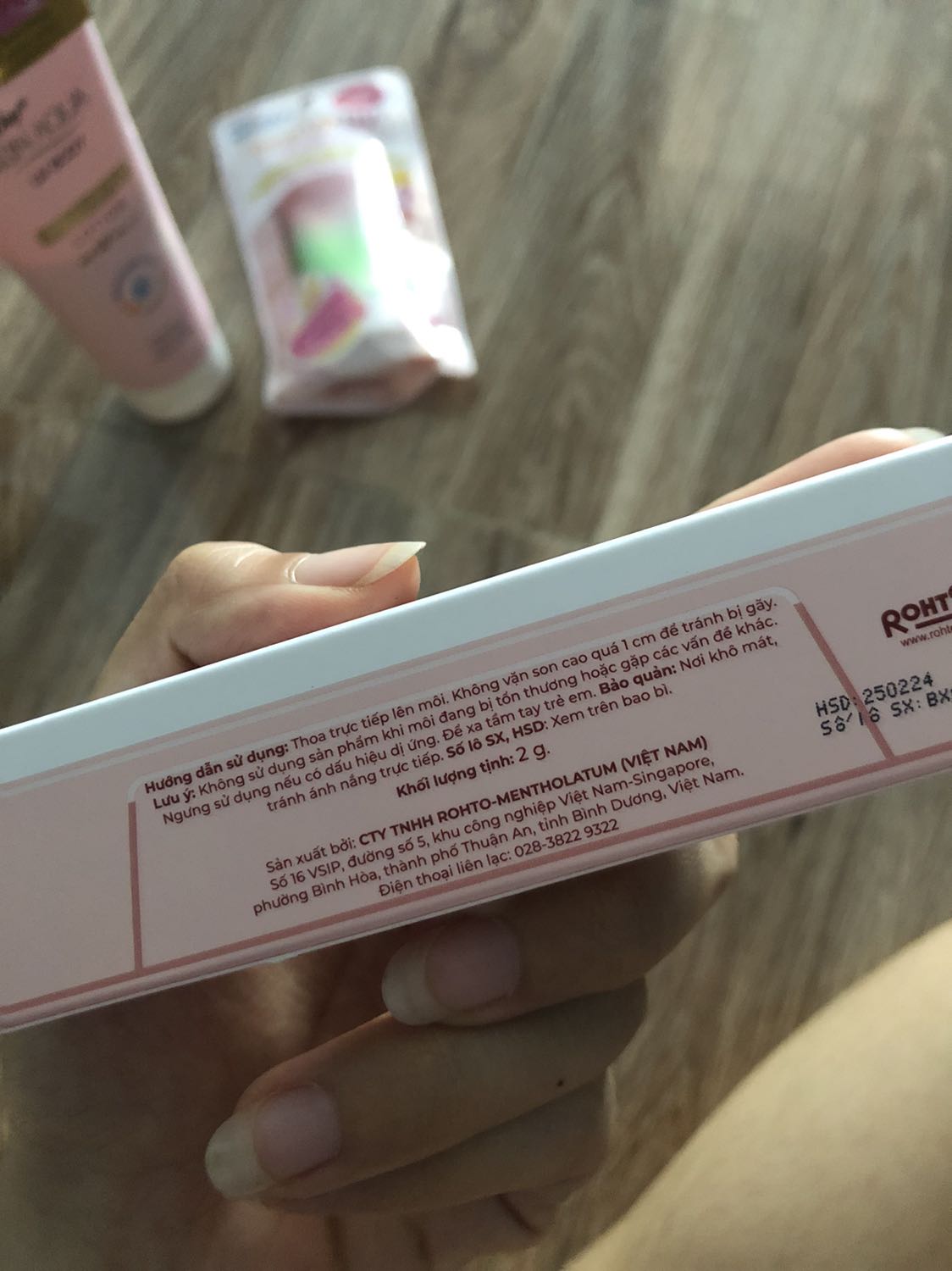 Mình dùng sản phẩm này cũng lâu rồi, rất ổn. Tiếp tục ủng hộ. Đợt này khuyến mãi và đx tặng son