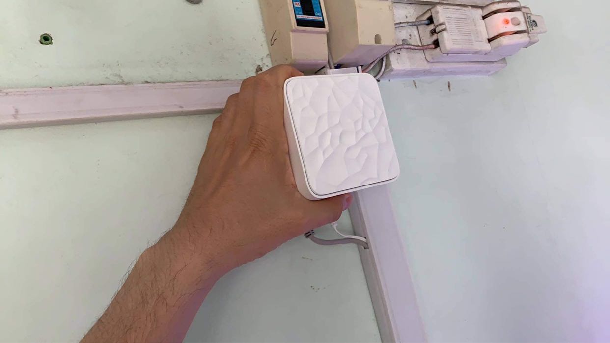 Sản phẩm tuyệt vời. Kết nối nhanh gọn và dễ. Tín hiệu mạnh ngang ngửa cap LAN. Vote 5 sao cho sản phẩm. Đã giới thiệu 2 người bạn mua.